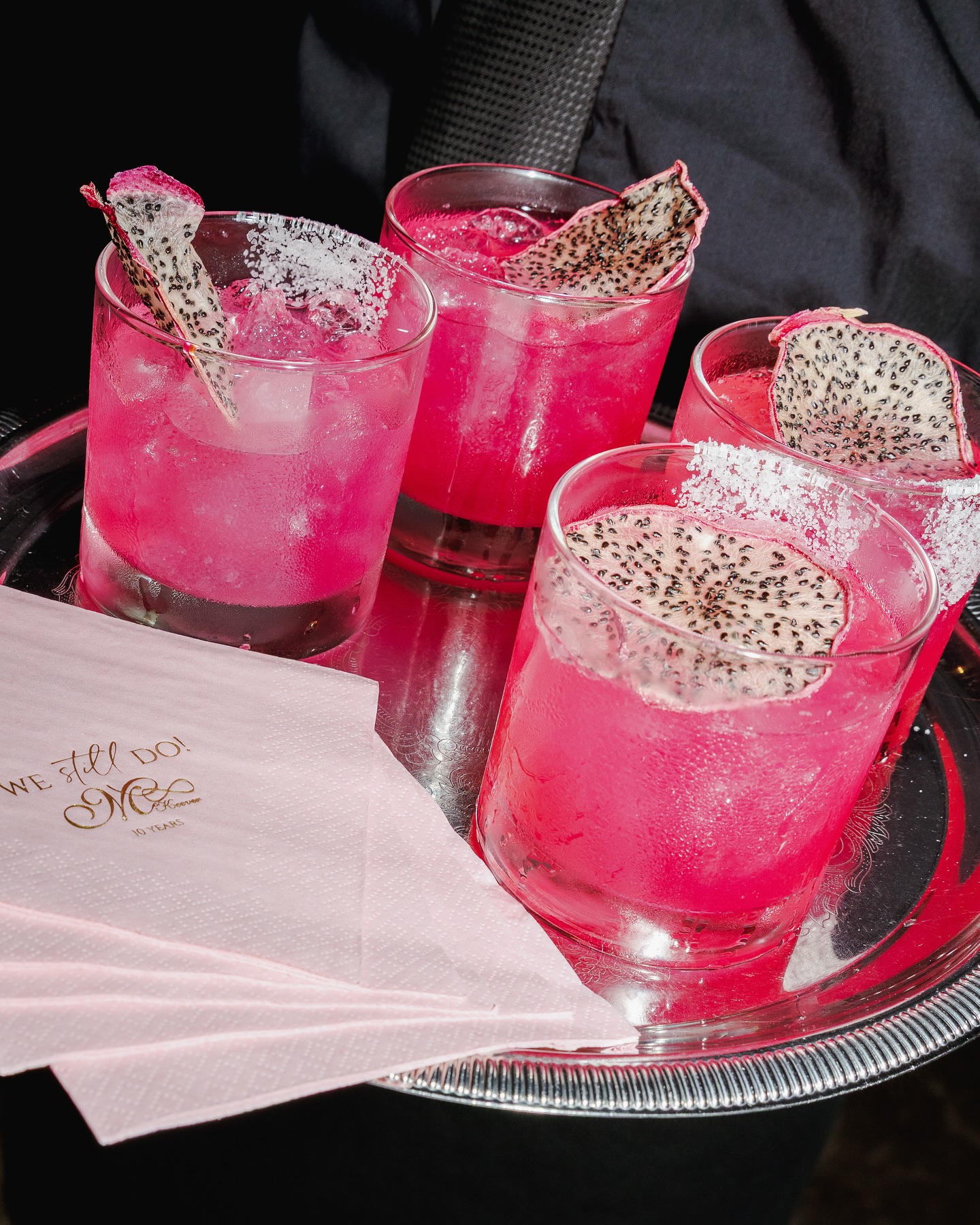 Signature sip, anyone? Our Dragon Fruit Margarita stole the show with its bold pink hue at this event.
photography: @karinarosephoto
🔎signature cocktail, dragon fruit margarita, luxury catering Houston, pink cocktail, A Fare Extraordinaire, custom drink menu, colorful events, cocktail hour ideas, event catering Houston, margarita inspiration