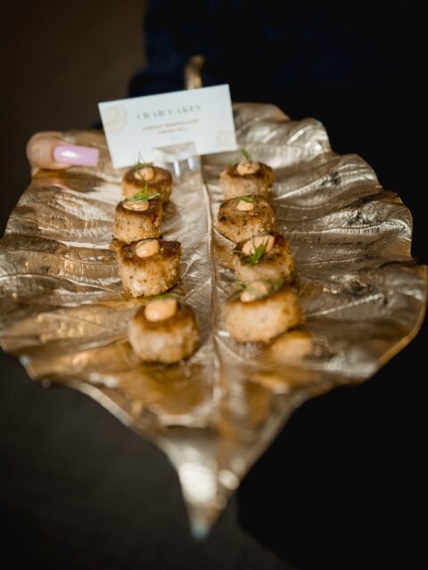 A setting millions of years in the making. 🦕✨️⁠
⁠
Catering @afehouston⁠
Photography @brandy_stoesz_photography ⁠
Venue @hmns